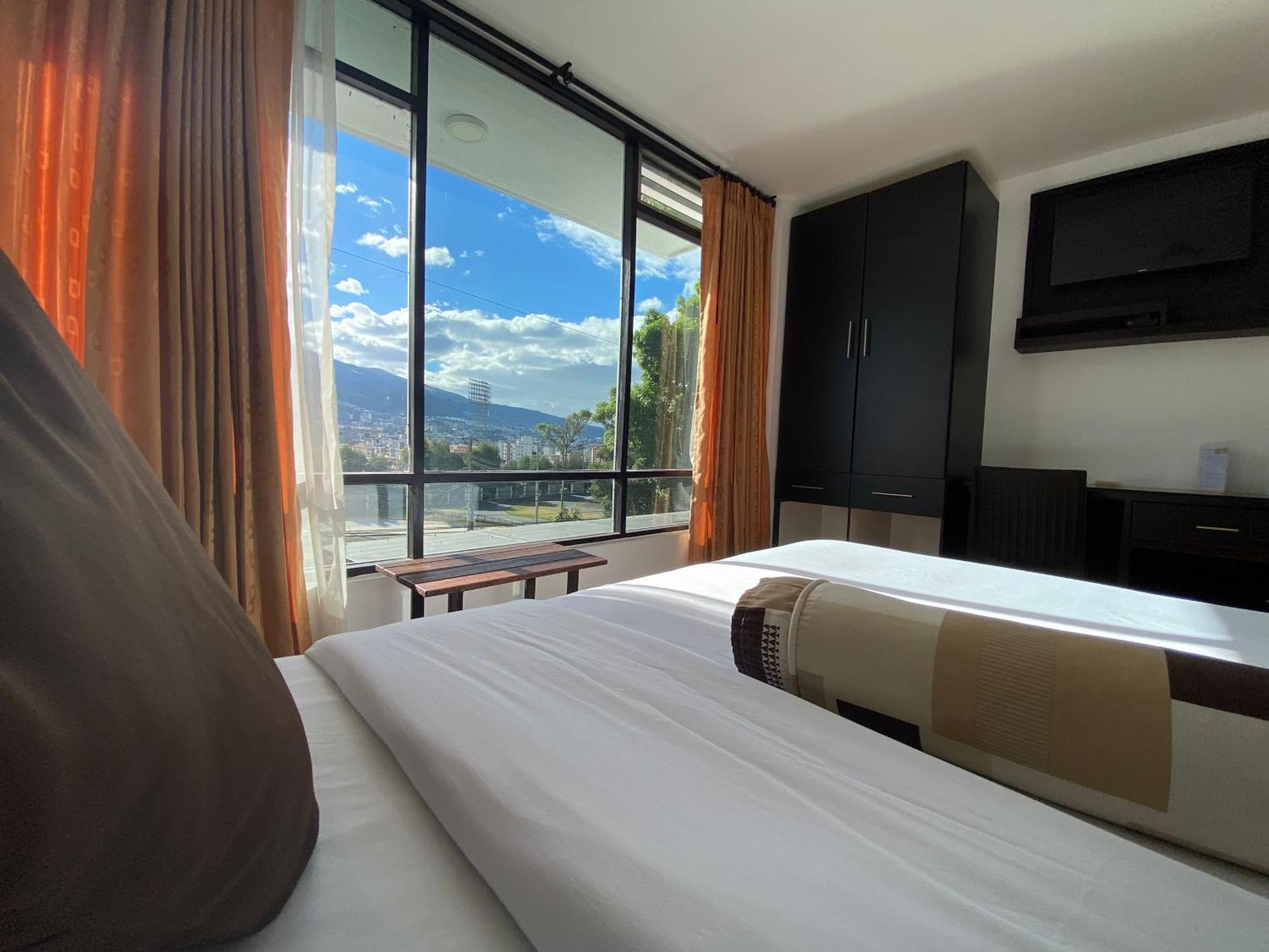 Air Suites Hotel Boutique Quito Exterior photo