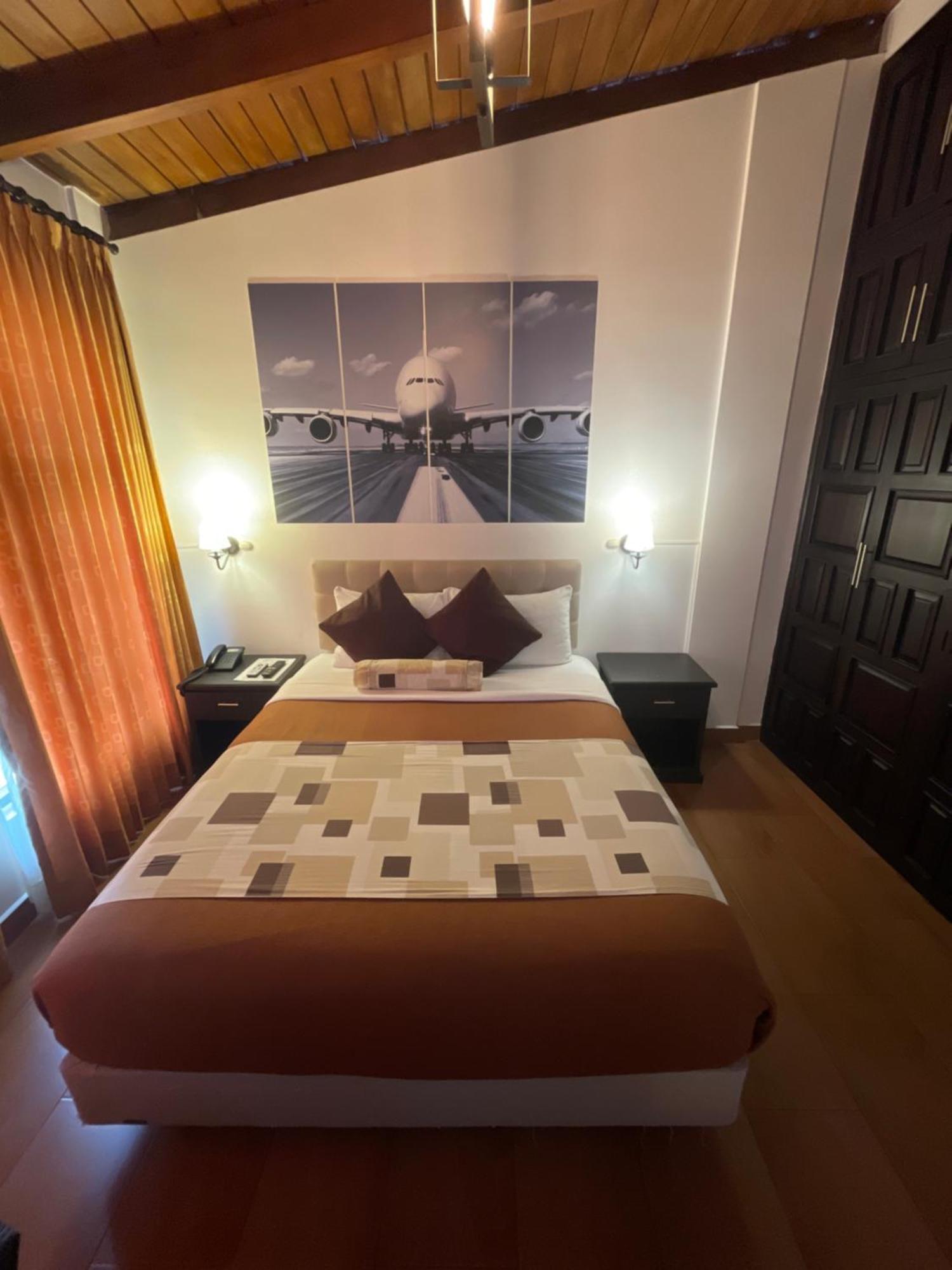 Air Suites Hotel Boutique Quito Exterior photo