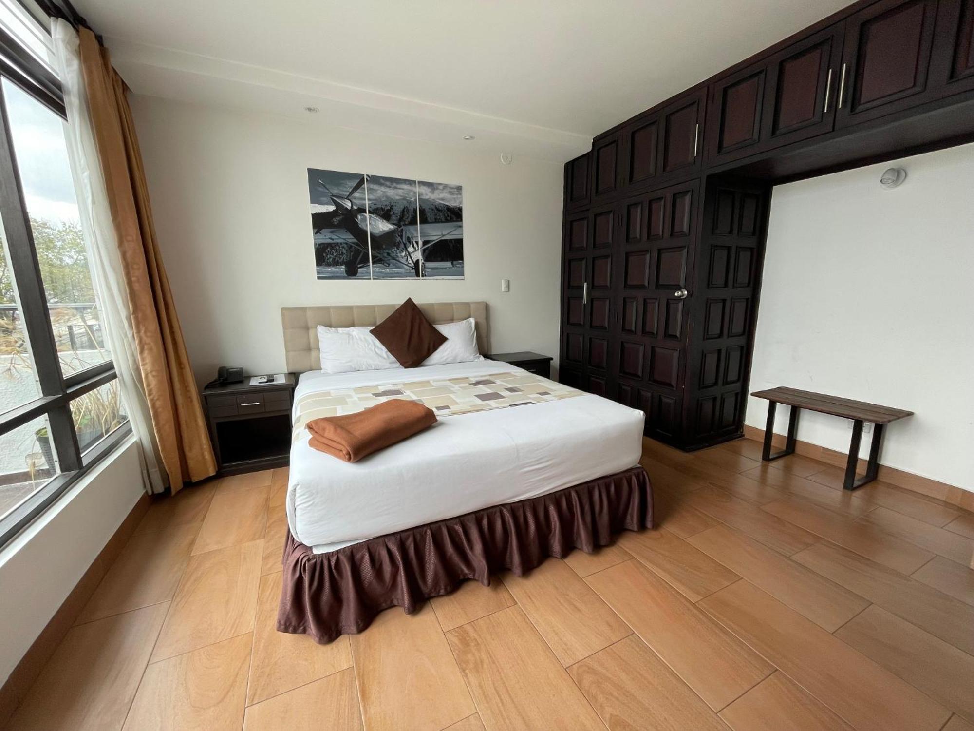 Air Suites Hotel Boutique Quito Exterior photo